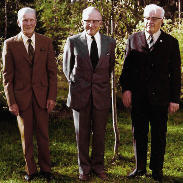 T.E. Jääskeläinen 70v. Kuvassa myös Antti Eerola ja Heikki Aurasmaa.