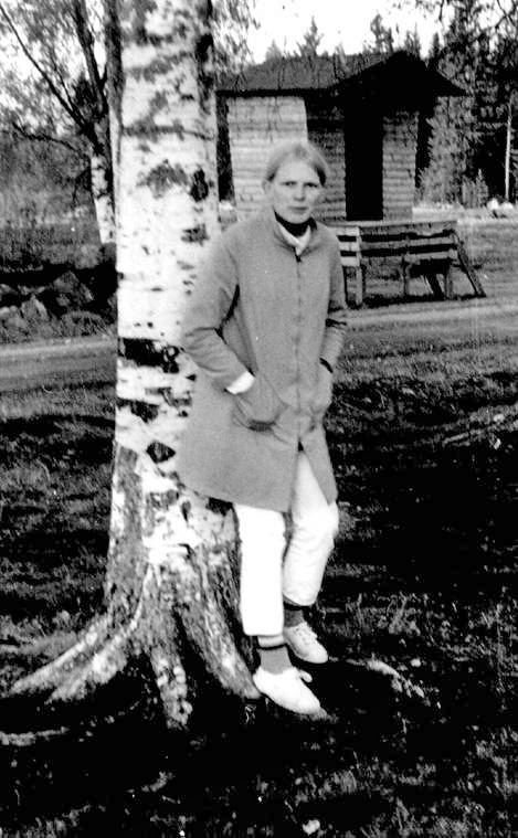 Maitolaiturilla 1960-1970, kuvassa Tuija Paananen