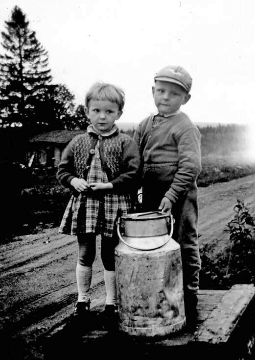 Marja-Leena ja Jukka Paananen maidonlähettäjinä