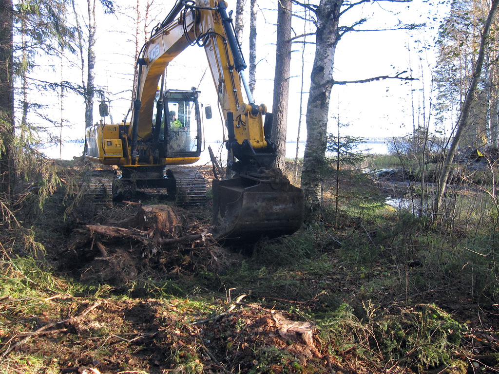 Tieauran tasausta Kolkkujoella