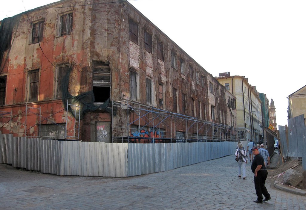 Viipurin korjaamattomia julkisivuja