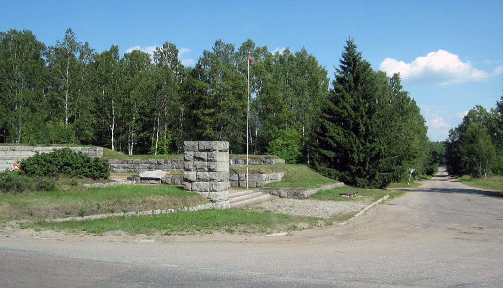 Tali-Ihantalan taistelujen venäläinen muistomerkki ja tie Taliin