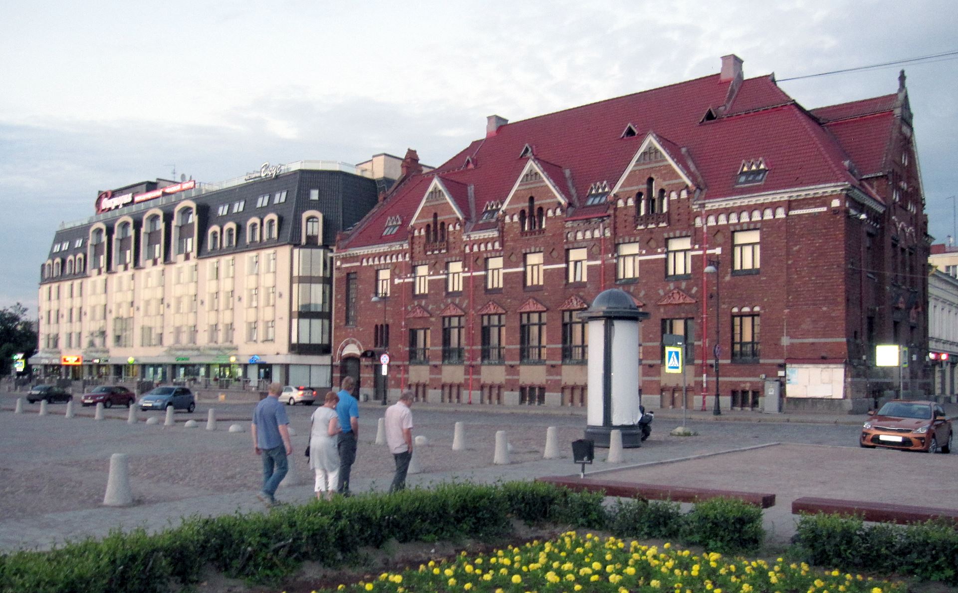 Viipurissa kaupungikierroksella