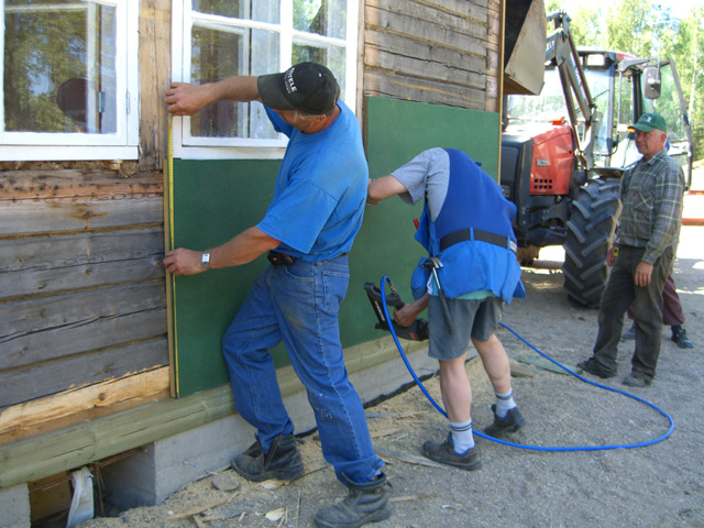 77Tuulensuojalevyjen asennus2