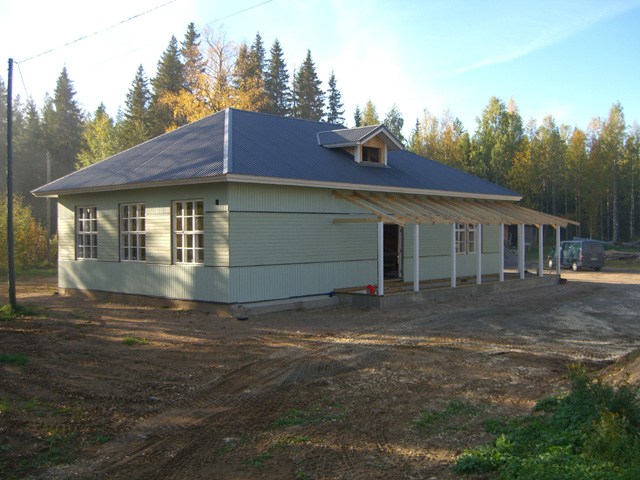 95Ulkoseinien panelointi valmis